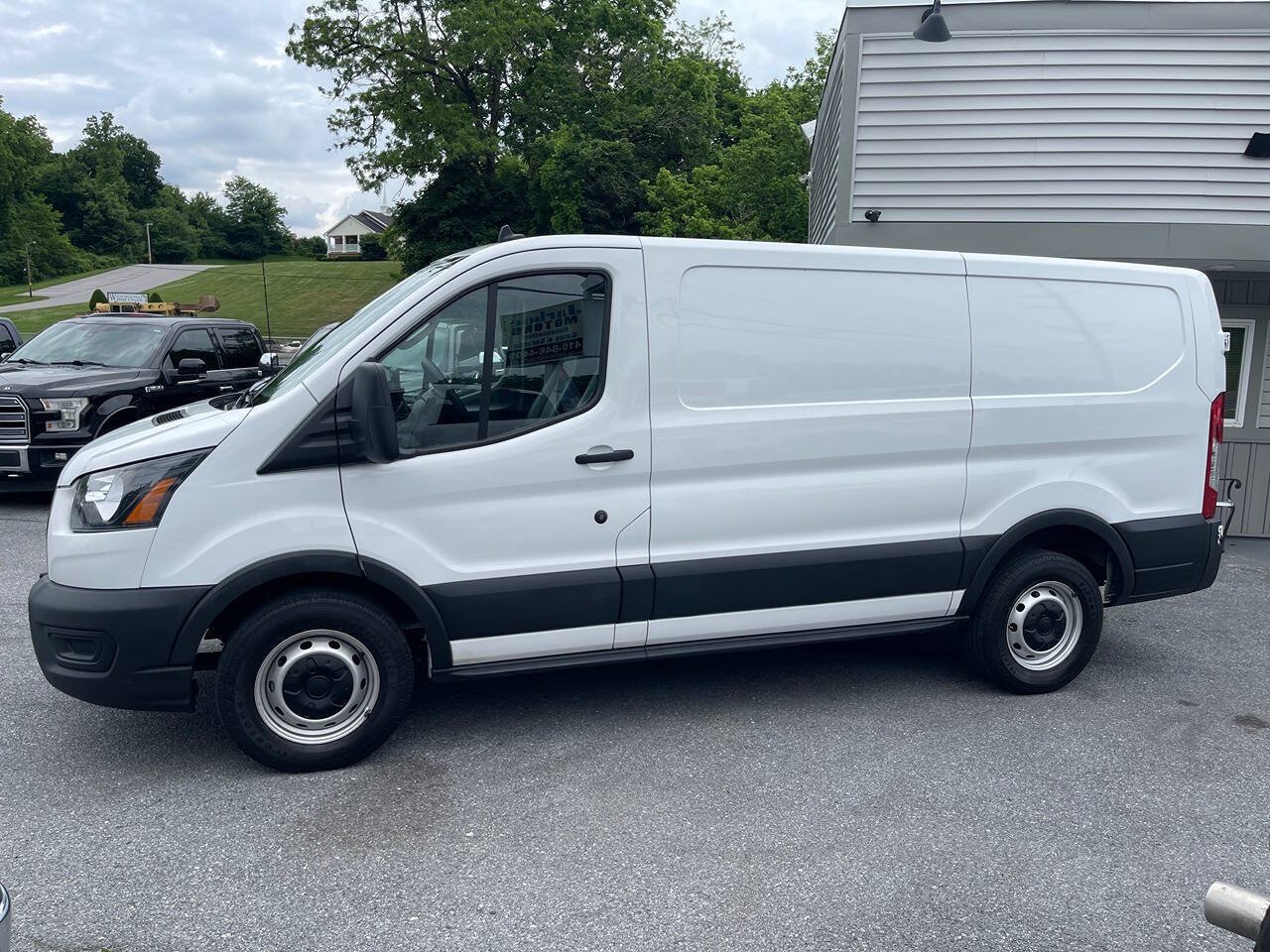 Used 2022 Ford Transit 150 Low Roof RWD image 4