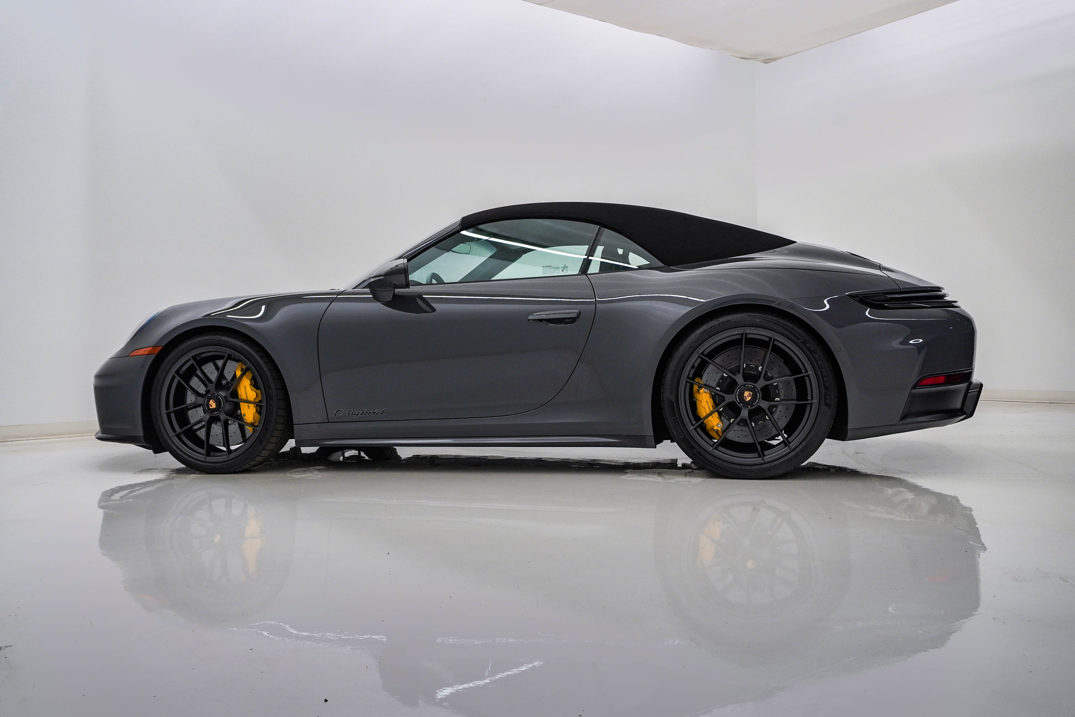 Certified 2026 Porsche 911 Carrera GTS RWD image 2