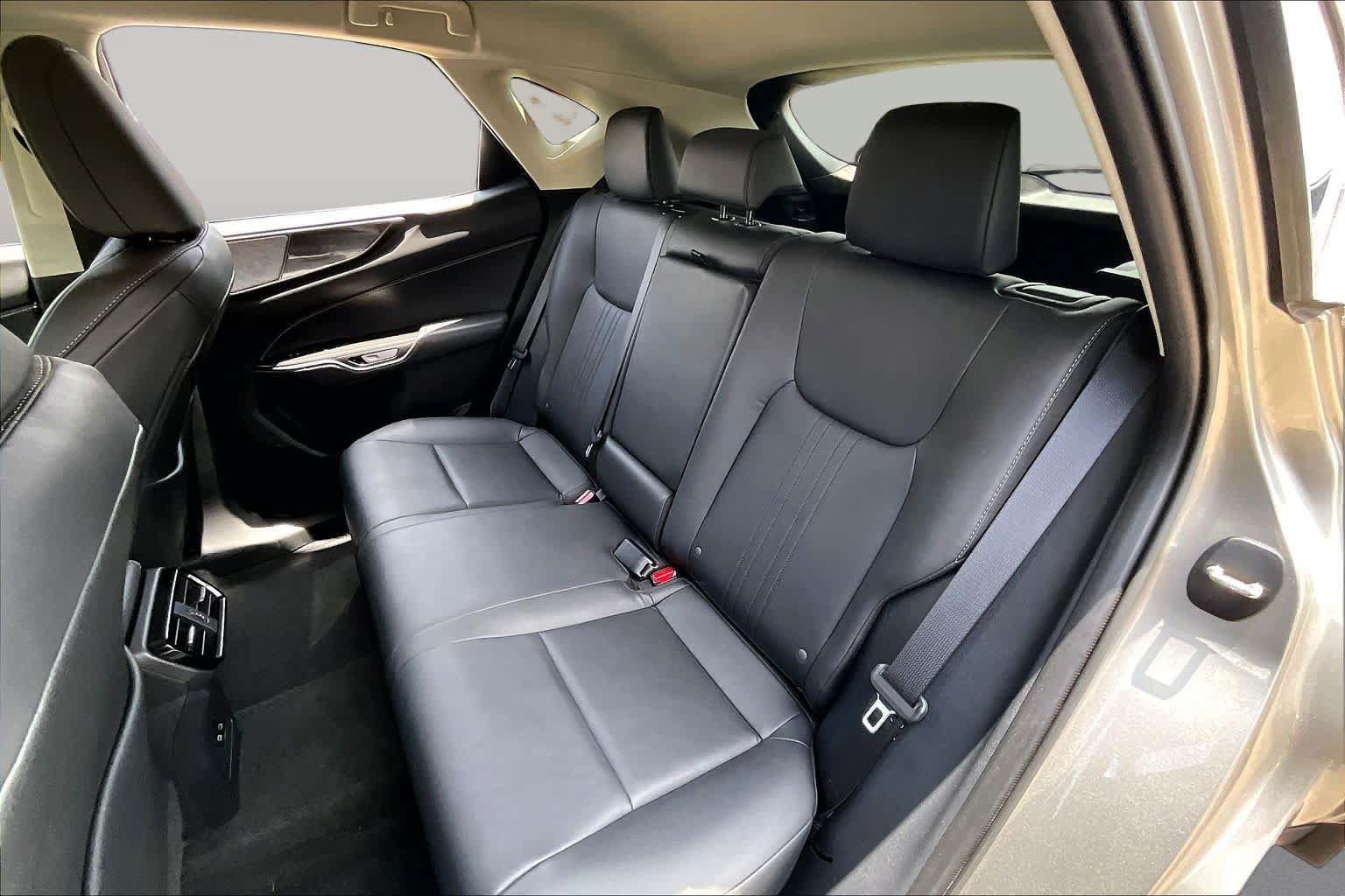 Used 2025 Lexus NX 250 FWD w/ Accessory Package (Z1) image 18