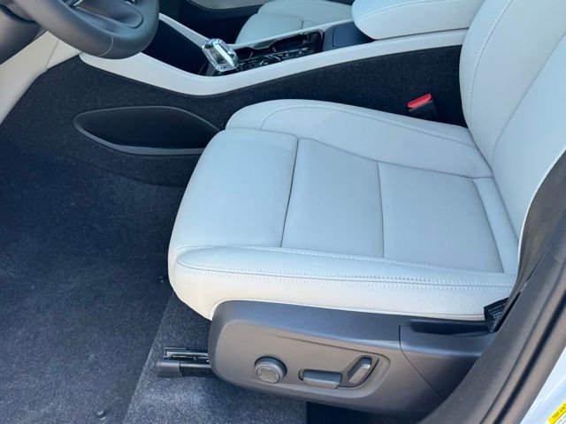 New 2025 Volvo XC40 B5 Ultra w/ Protection Package image 14