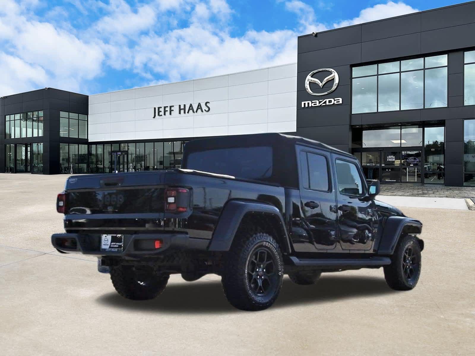 Used 2024 Jeep Gladiator Sport AWD/4WD image 3