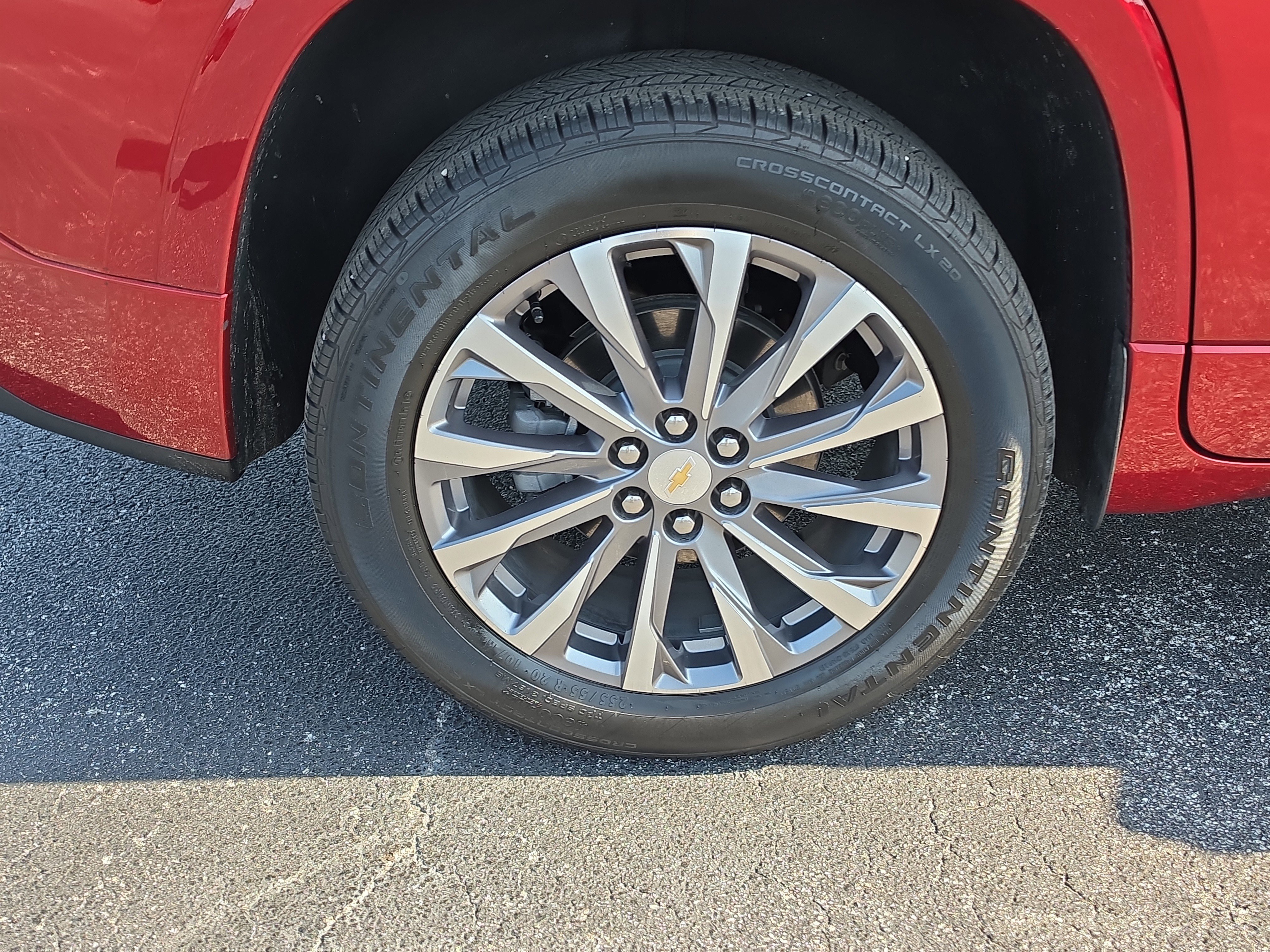 Used 2023 Chevrolet Traverse Premier FWD image 5