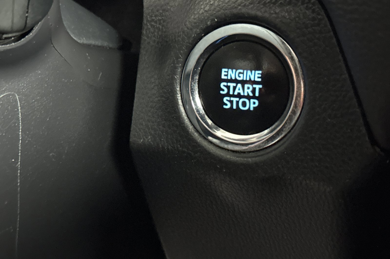 Used 2021 Toyota RAV4 XLE image 24