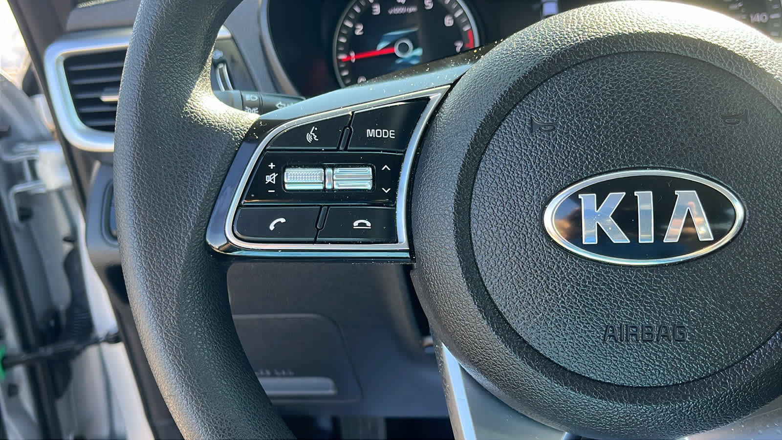 Used 2020 Kia Optima LX image 12