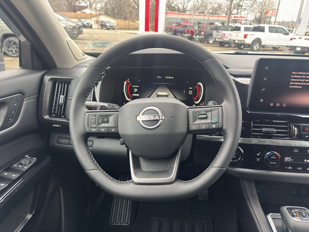 New 2026 Nissan Pathfinder Platinum image 12