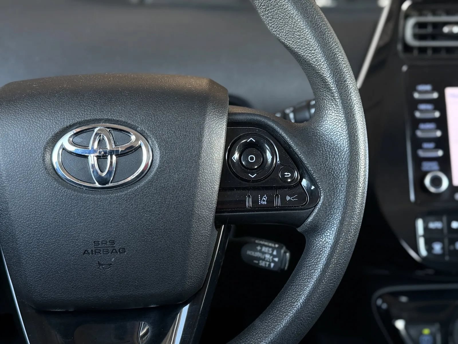 Used 2021 Toyota Prius LE AWD/4WD image 23