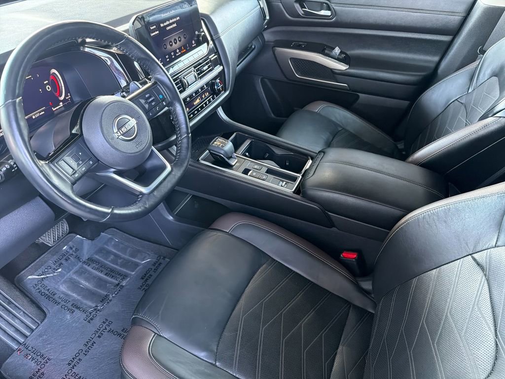 Used 2023 Nissan Pathfinder Platinum FWD image 9