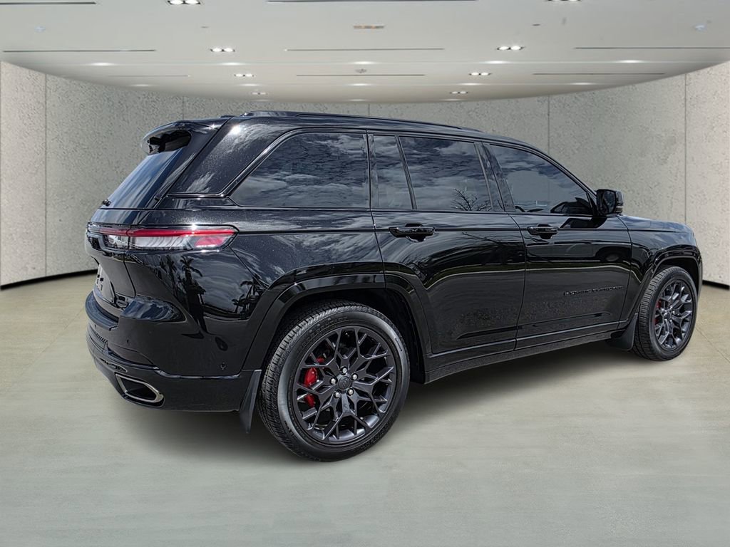 Used 2025 Jeep Grand Cherokee Summit w/ Adv Protech Group IV AWD/4WD image 3