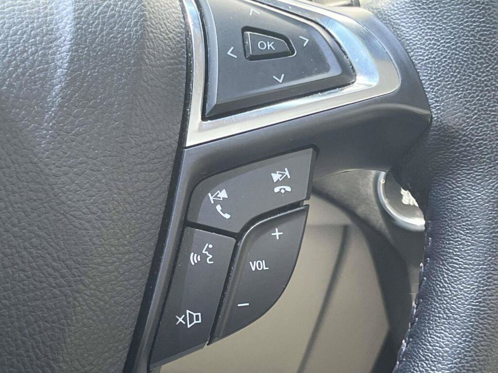 Used 2020 Ford Edge Titanium AWD/4WD image 34