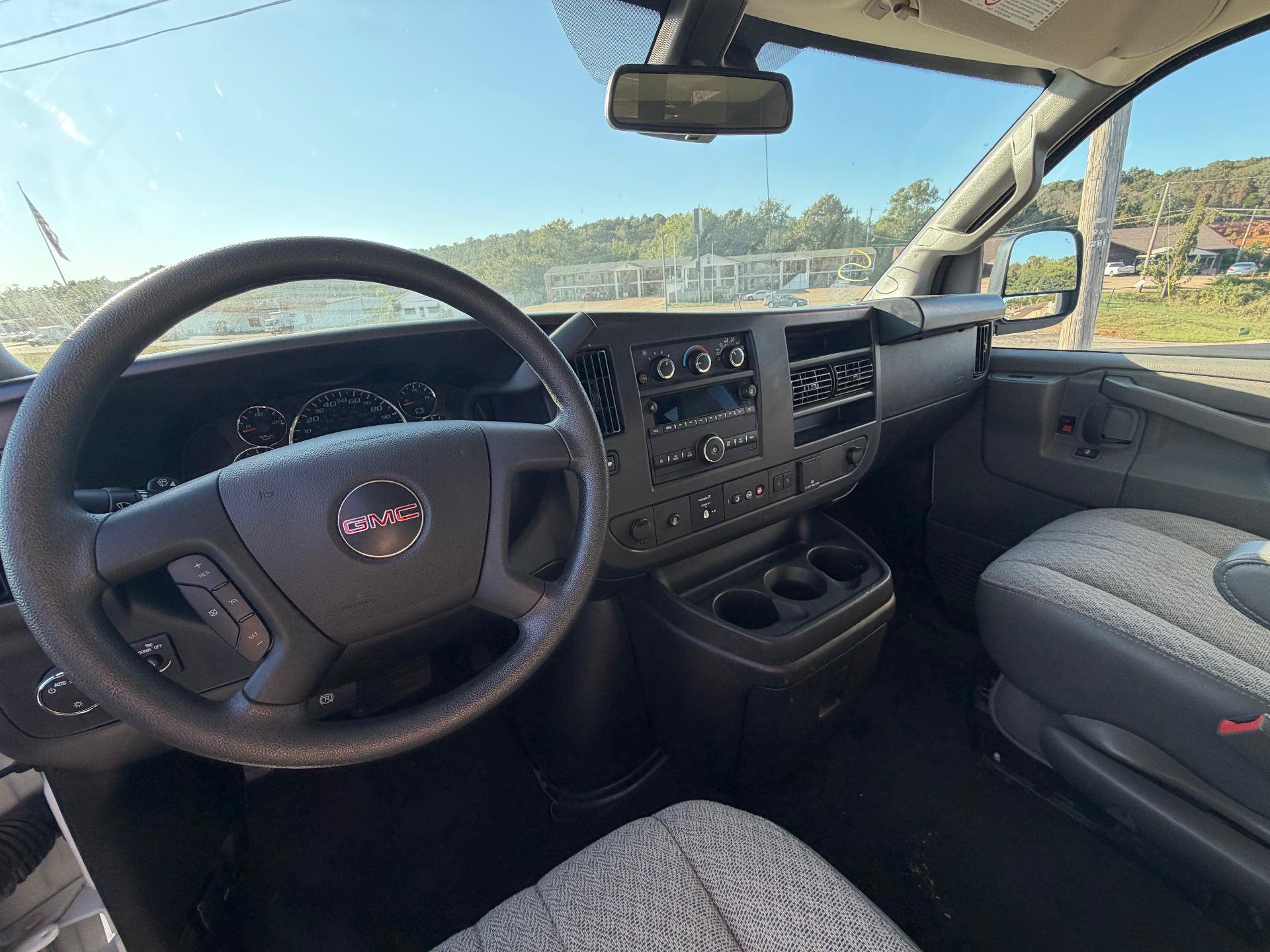 Used 2025 GMC Savana 3500 LT w/ LT Preferred Equipment Group RWD image 8