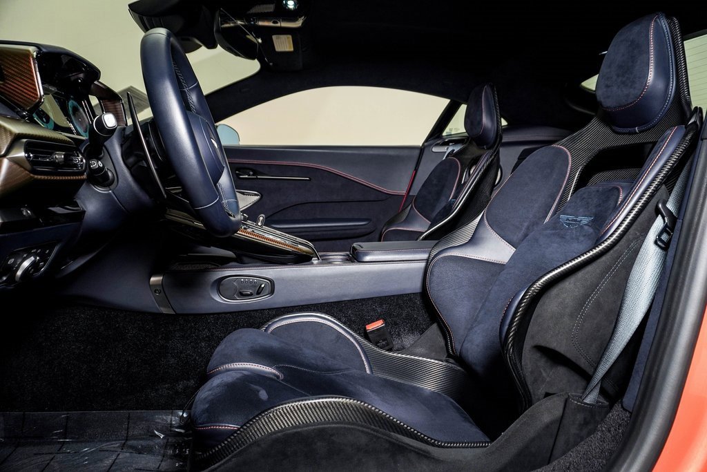 Used 2025 Aston Martin V8 Vantage Coupe image 20