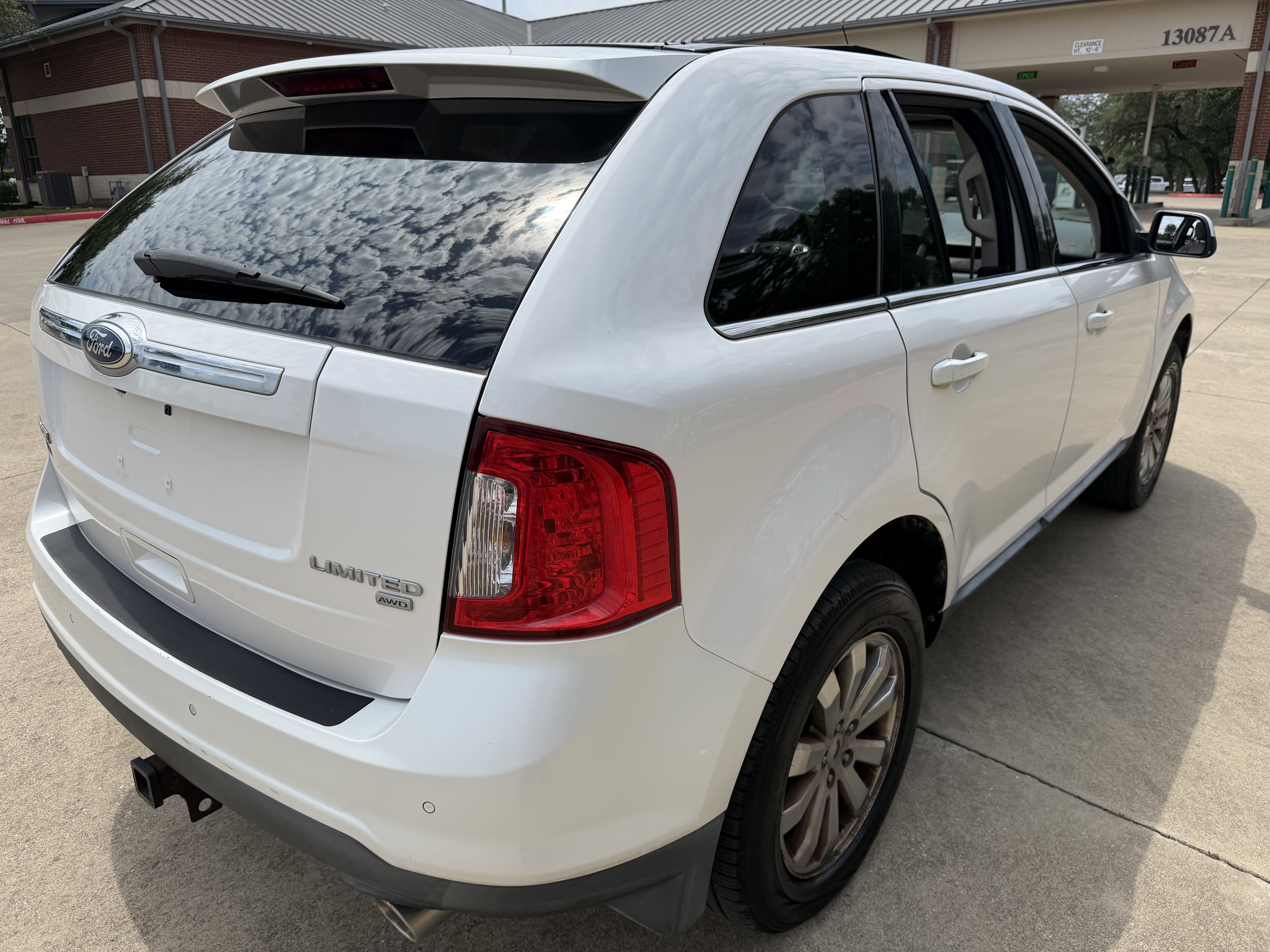 Used 2011 Ford Edge Limited w/ 302A Rapid Spec Order Code AWD/4WD image 8