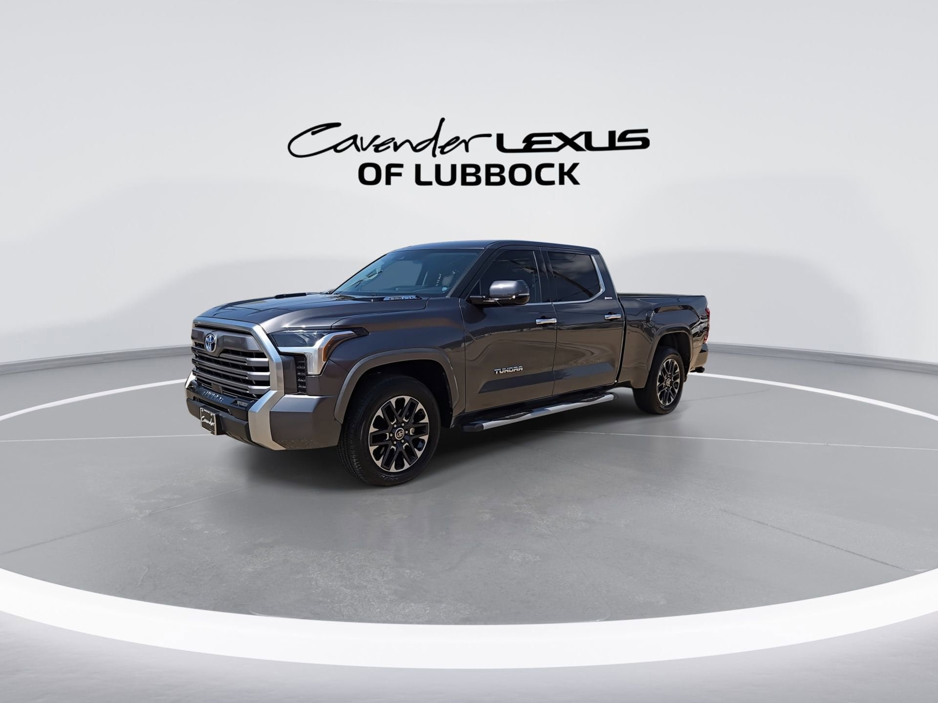 Used 2023 Toyota Tundra Limited w/ Power Package AWD/4WD image 4