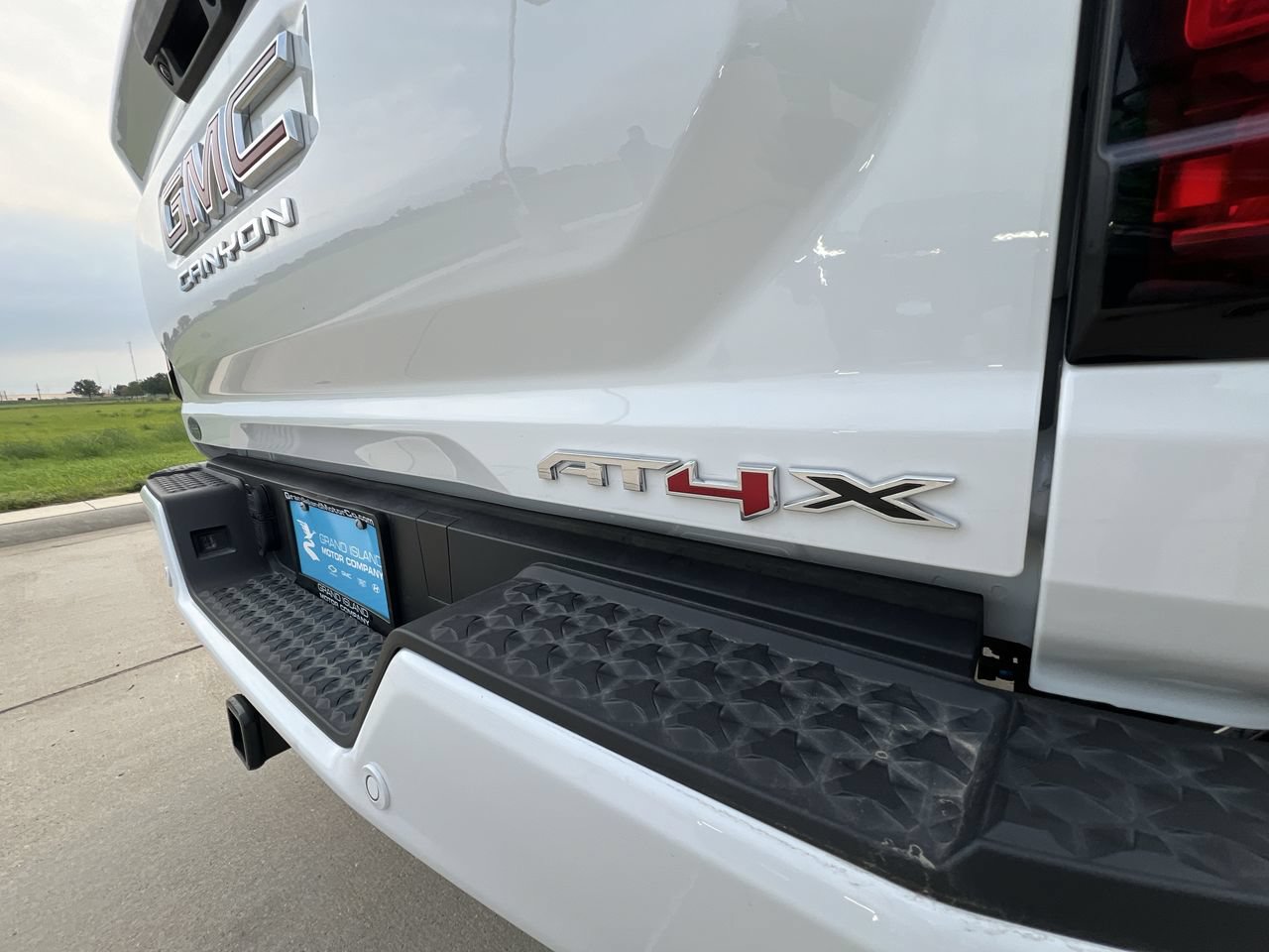 Used 2024 GMC Canyon AT4X AWD/4WD image 33