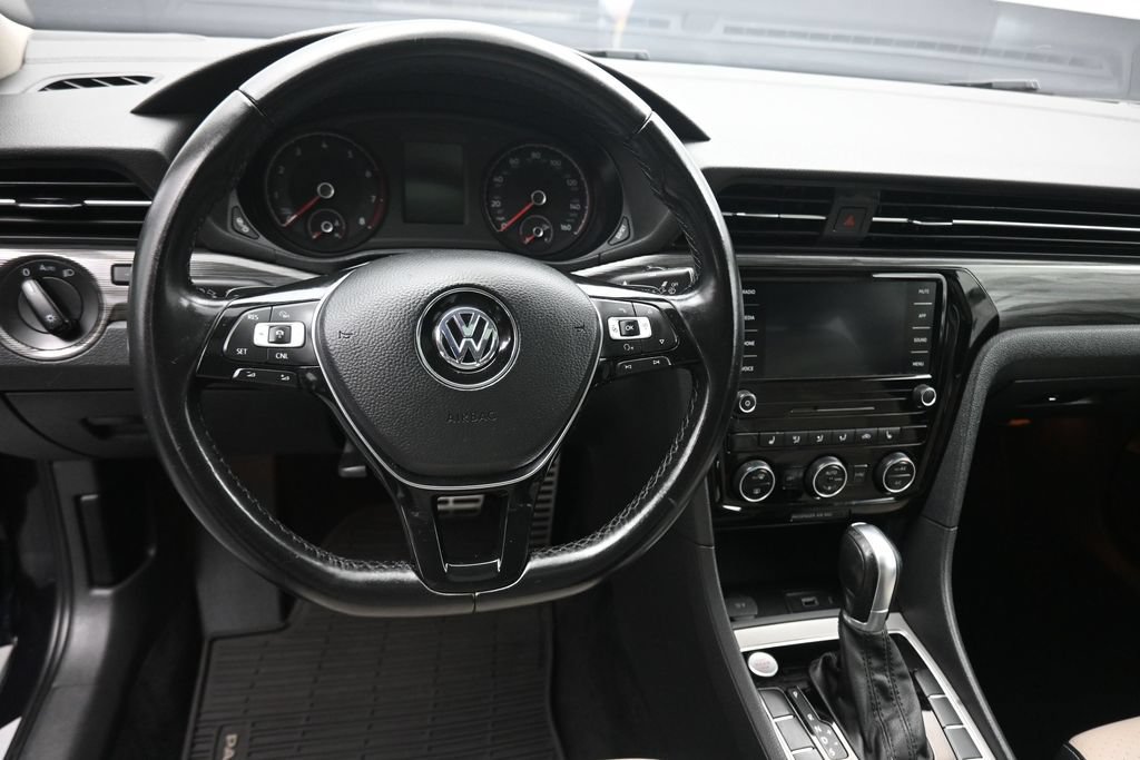 Used 2020 Volkswagen Passat 2.0T R-Line FWD image 14