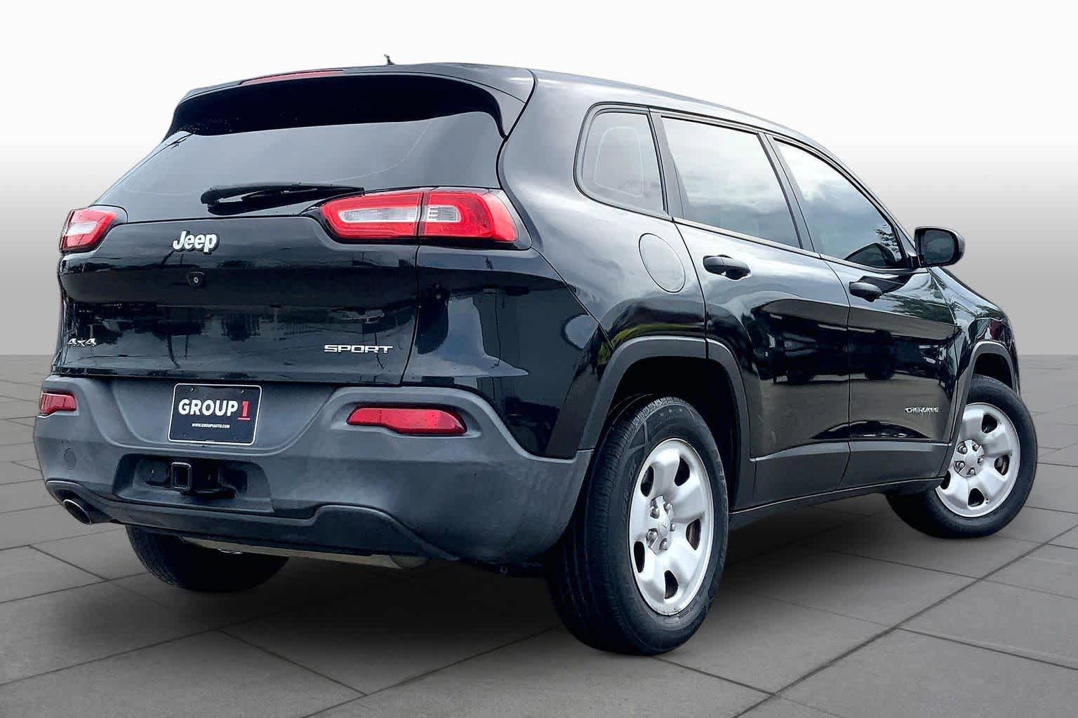 Used 2014 Jeep Cherokee Sport w/ Trailer Tow Group AWD/4WD image 11