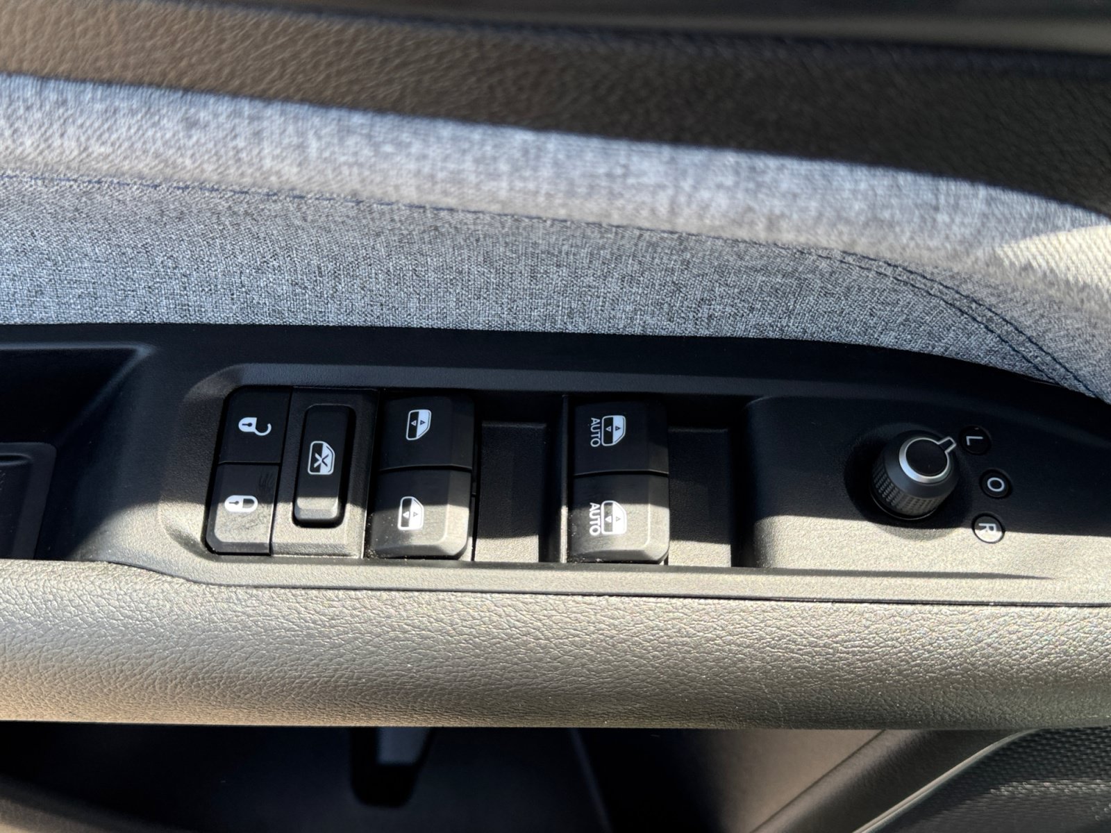 Certified 2025 Jeep Compass Sport AWD/4WD image 17