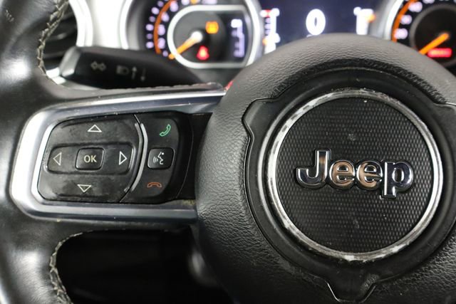 Used 2018 Jeep Wrangler Unlimited Sahara AWD/4WD image 8