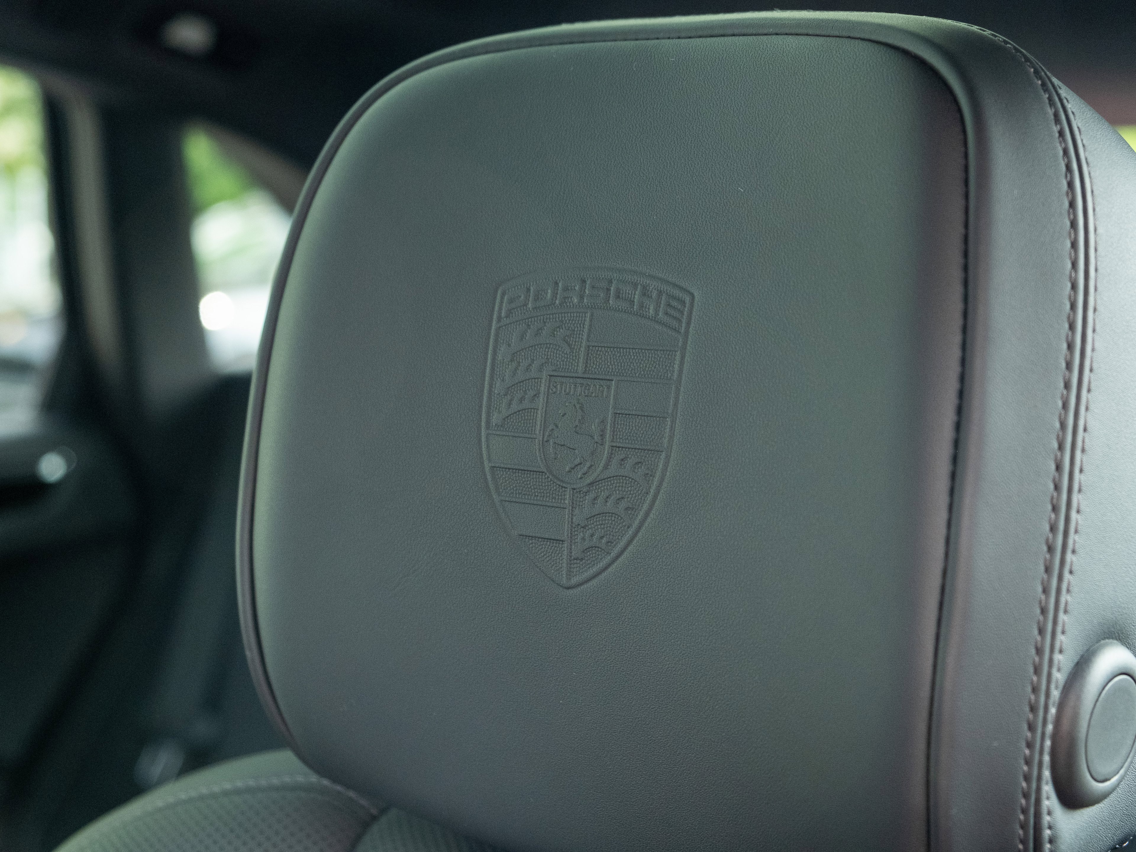 Certified 2025 Porsche Macan image 18