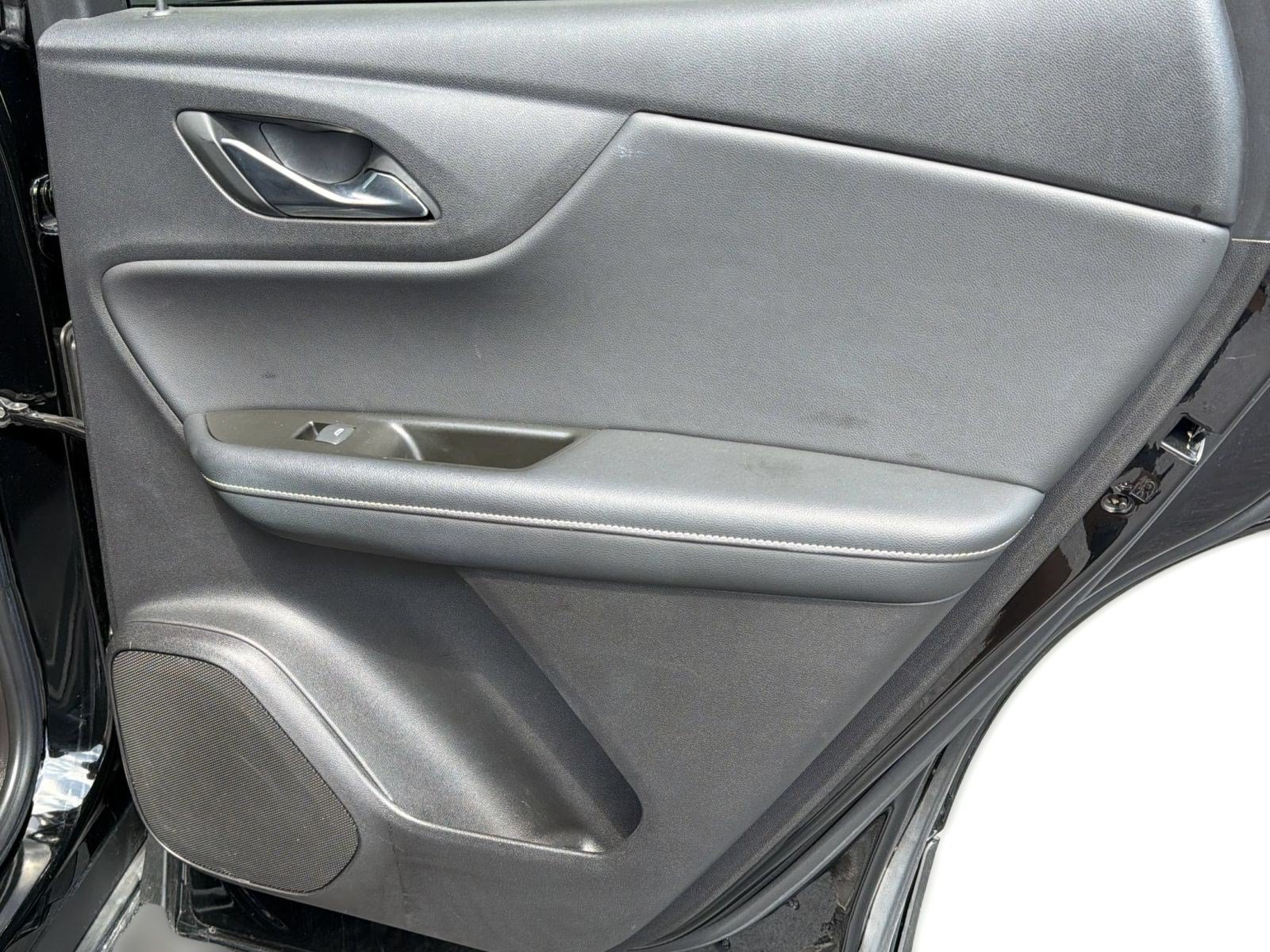 Used 2025 Chevrolet Blazer LT FWD image 31