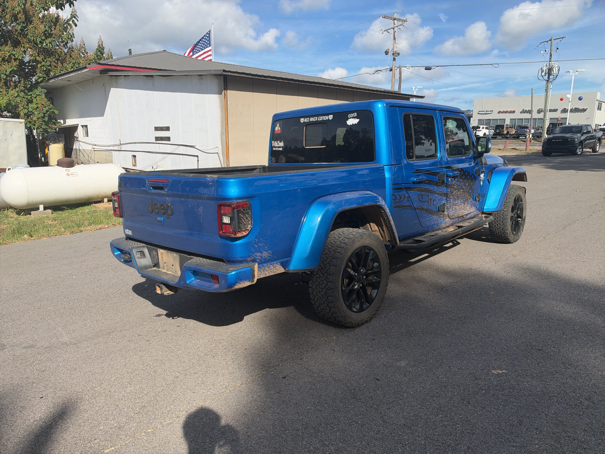 Used 2022 Jeep Gladiator Overland AWD/4WD image 3