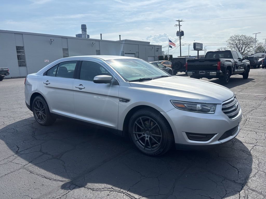 Used 2015 Ford Taurus SEL AWD/4WD image 4