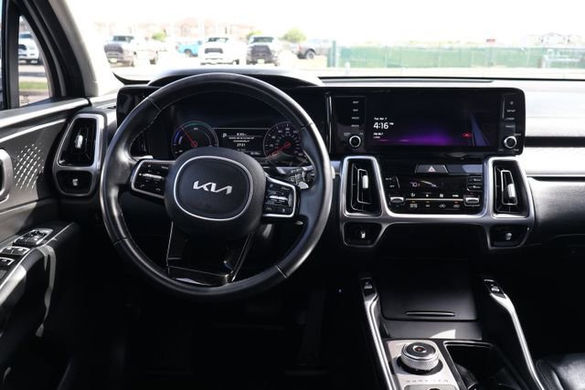 Used 2023 Kia Sorento EX AWD/4WD image 12