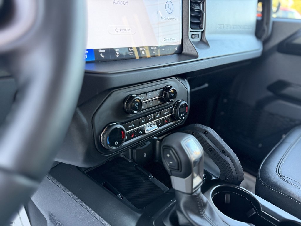 Used 2025 Ford Bronco Badlands image 15