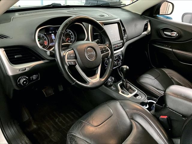 Used 2015 Jeep Cherokee Trailhawk w/ Leather Interior Group AWD/4WD image 13