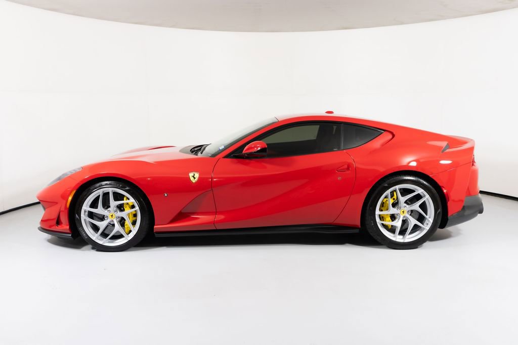 Used 2018 Ferrari 812 Superfast RWD image 3