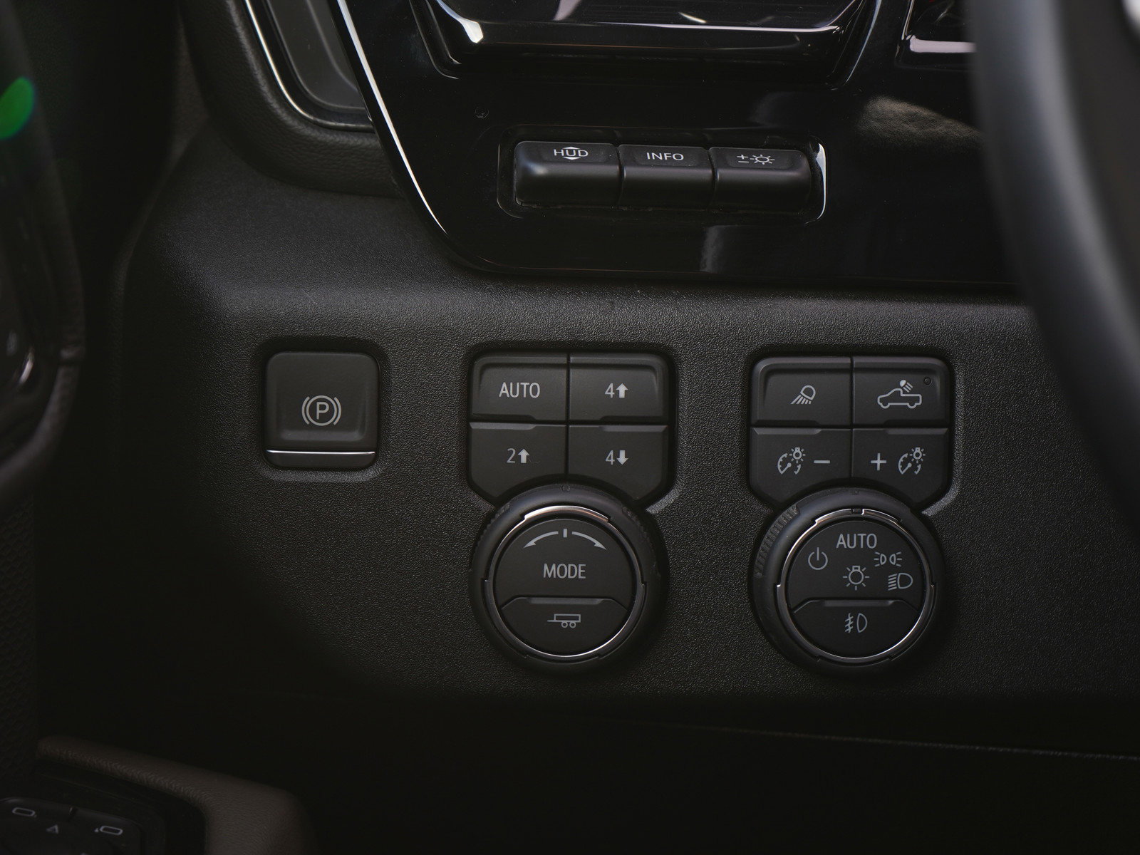 Used 2024 Chevrolet Silverado 2500 ZR2 w/ Technology Package image 23