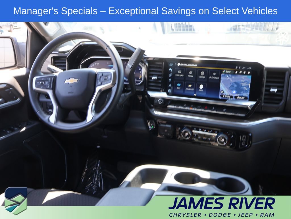 Used 2025 Chevrolet Silverado 1500 LT AWD/4WD image 13