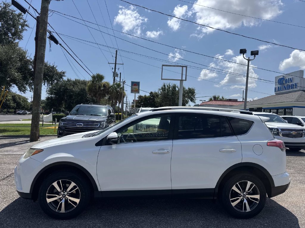 Used 2017 Toyota RAV4 XLE FWD image 4