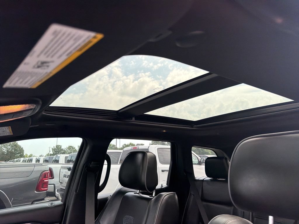 Used 2020 Jeep Grand Cherokee Overland AWD/4WD image 50