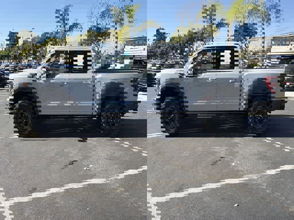 Used 2023 Ford F150 Raptor w/ Raptor Carbon Fiber Package AWD/4WD image 3