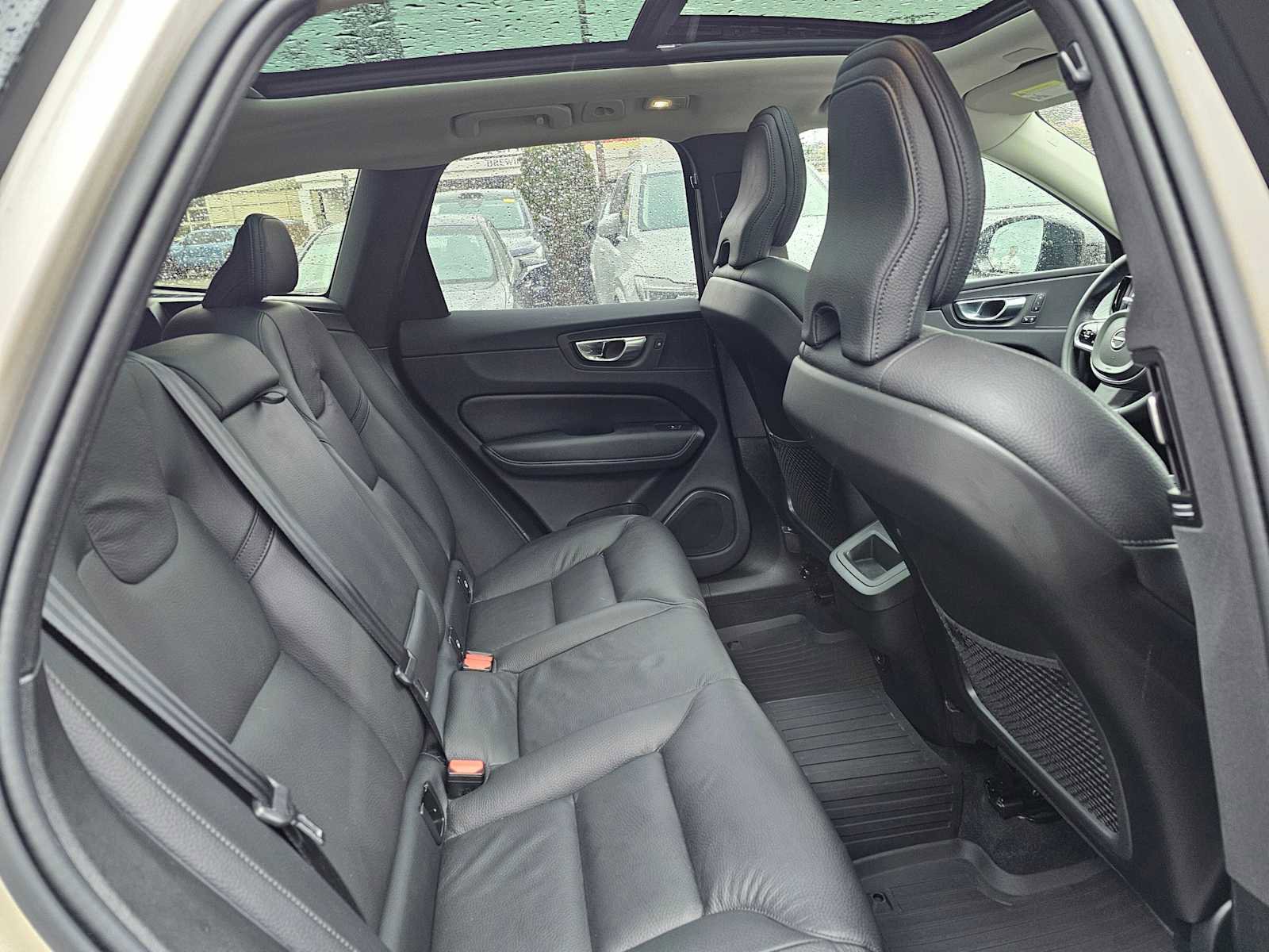 Used 2025 Volvo XC60 B5 Plus w/ Protection Package Premier image 14