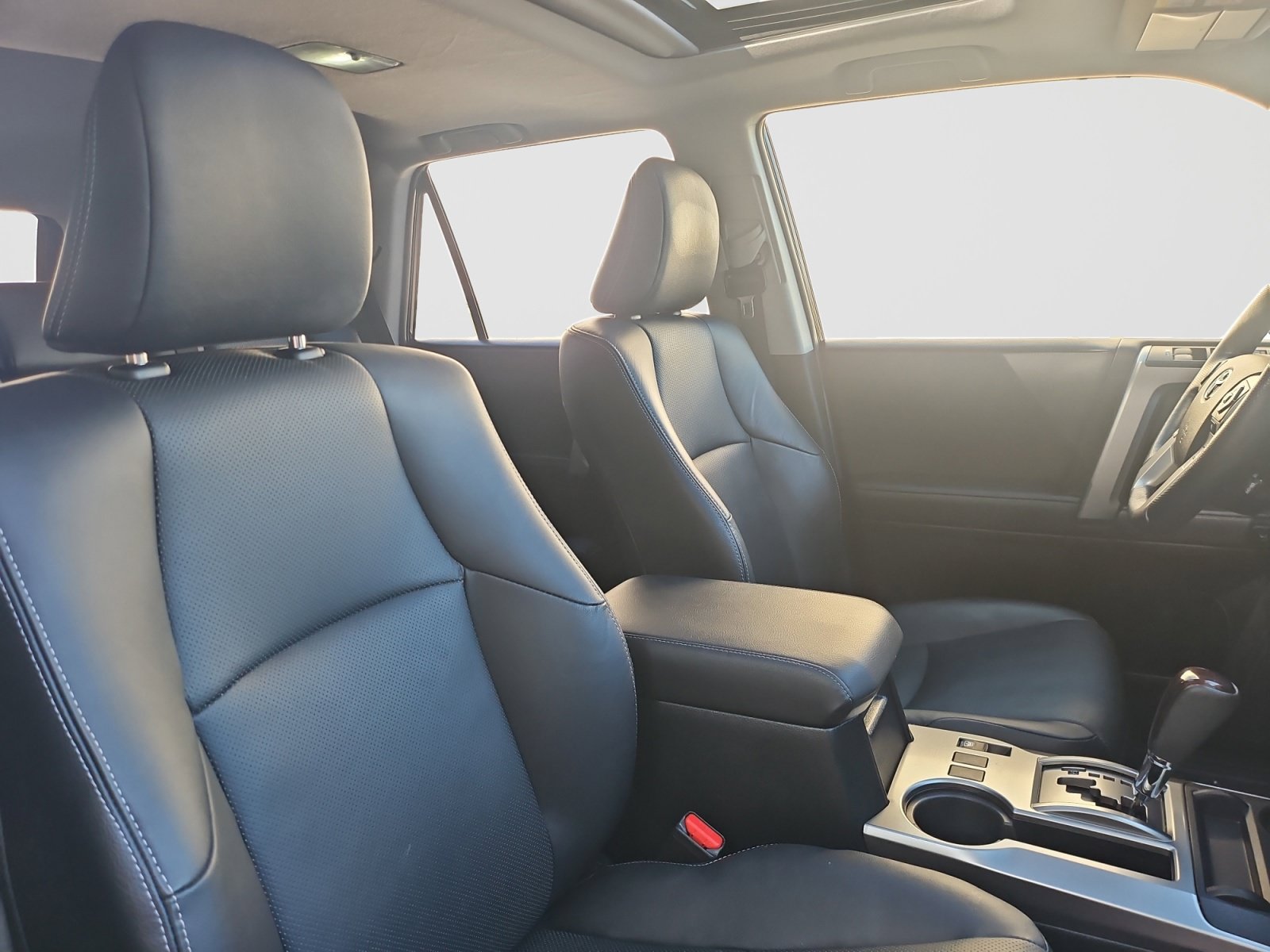 Used 2024 Toyota 4Runner Limited AWD/4WD image 18