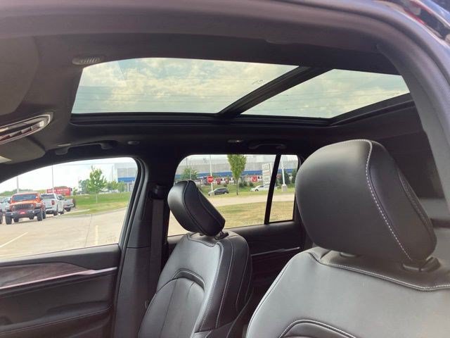 New 2026 Jeep Grand Cherokee Limited AWD/4WD image 13