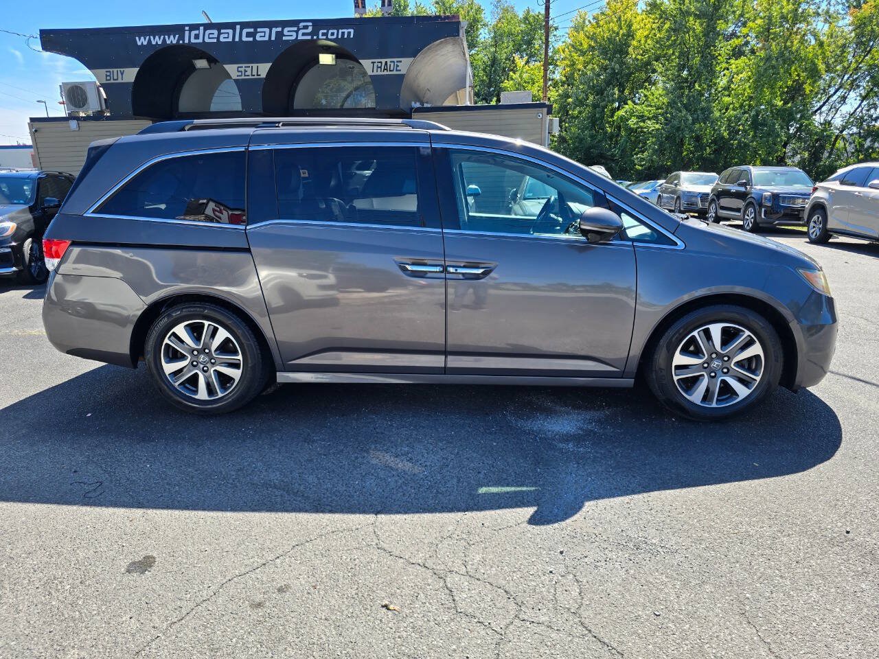 Used 2016 Honda Odyssey Touring image 2