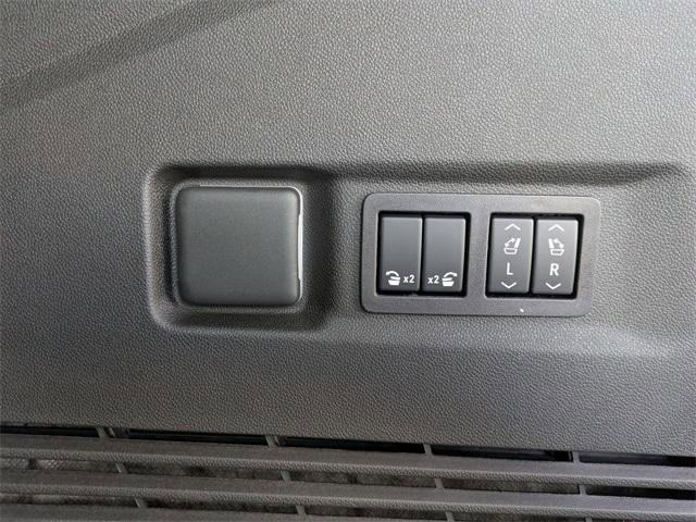 New 2026 Chevrolet Suburban Premier image 33