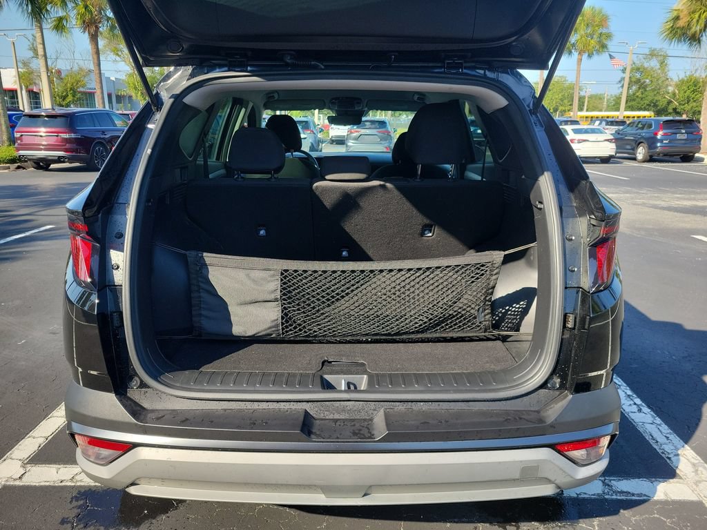 Used 2025 Hyundai Tucson SE FWD image 8