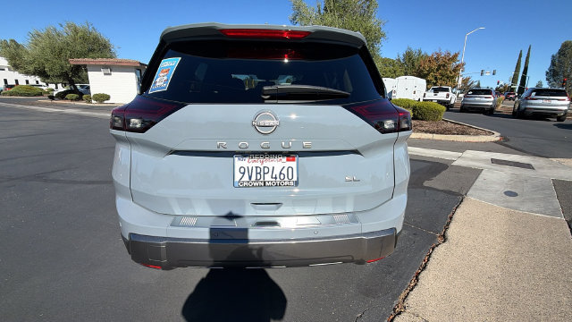 Used 2025 Nissan Rogue SL FWD image 5