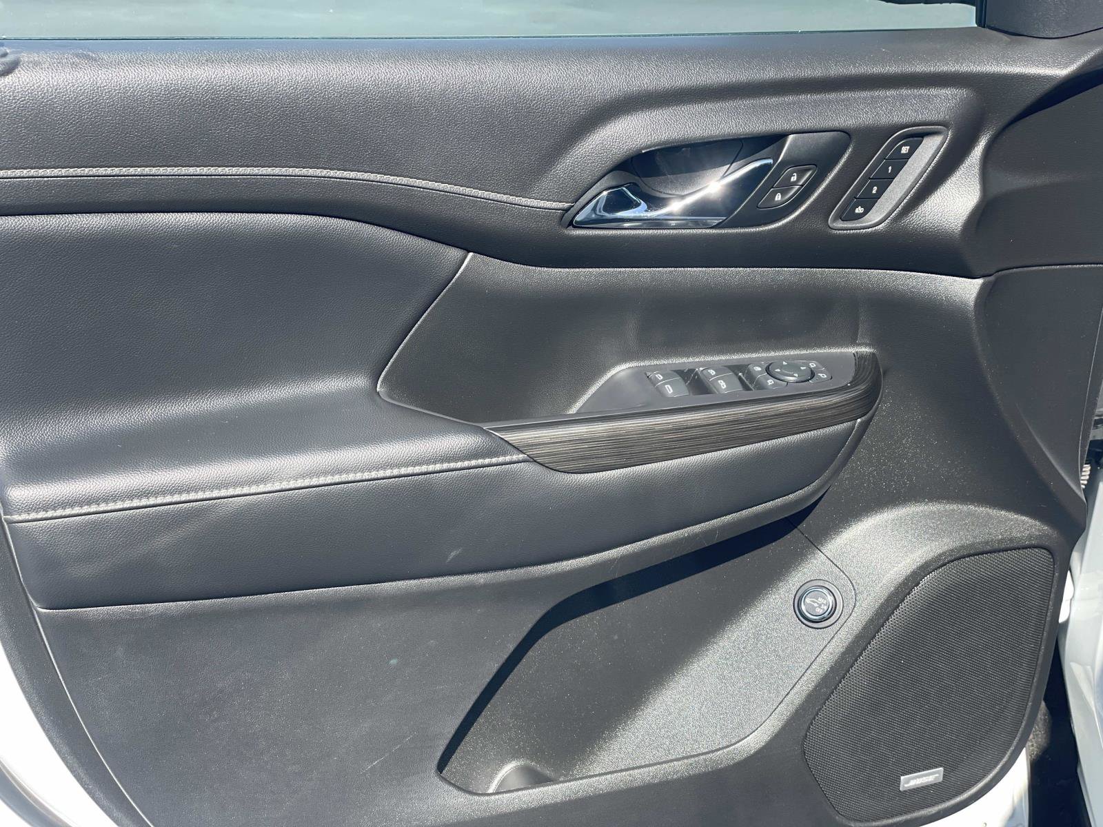 Used 2021 GMC Acadia SLT w/ Premium Package image 20