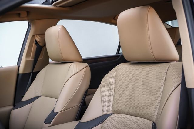 Used 2022 Lexus ES 350 w/ Premium Package image 10