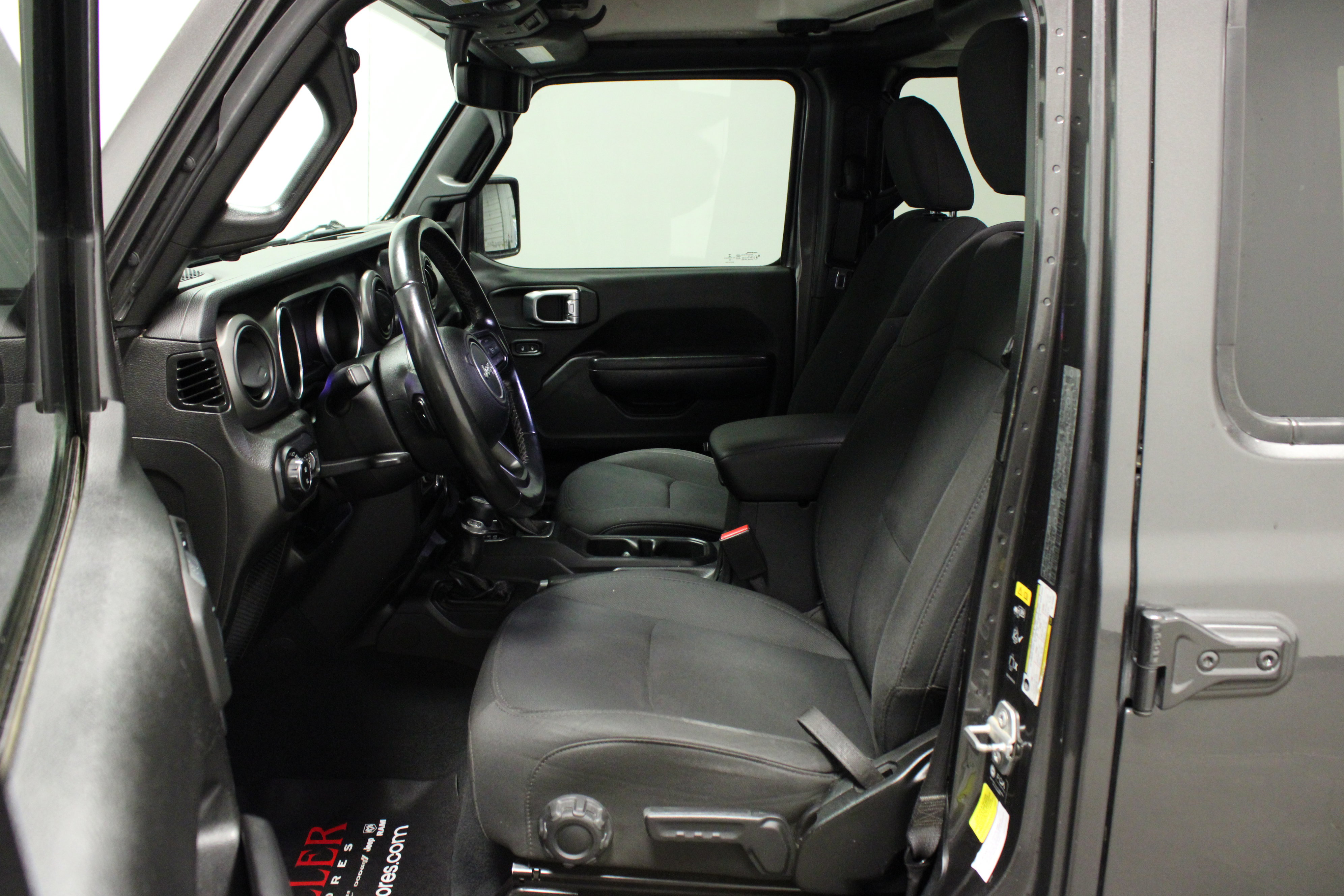 Used 2022 Jeep Gladiator Sport image 13