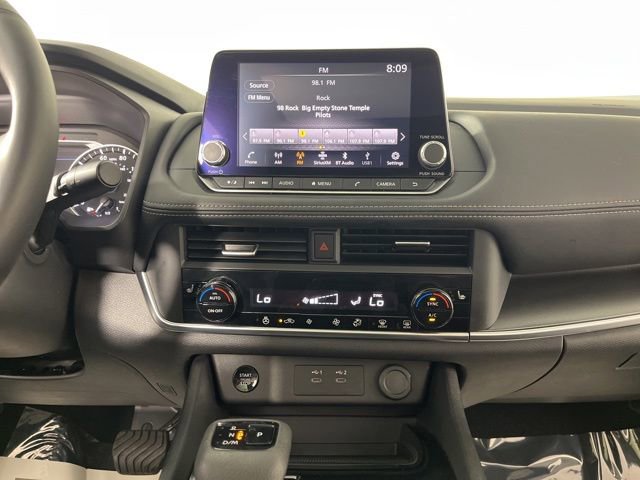 Used 2025 Nissan Rogue SV w/ SV Premium Package FWD image 26