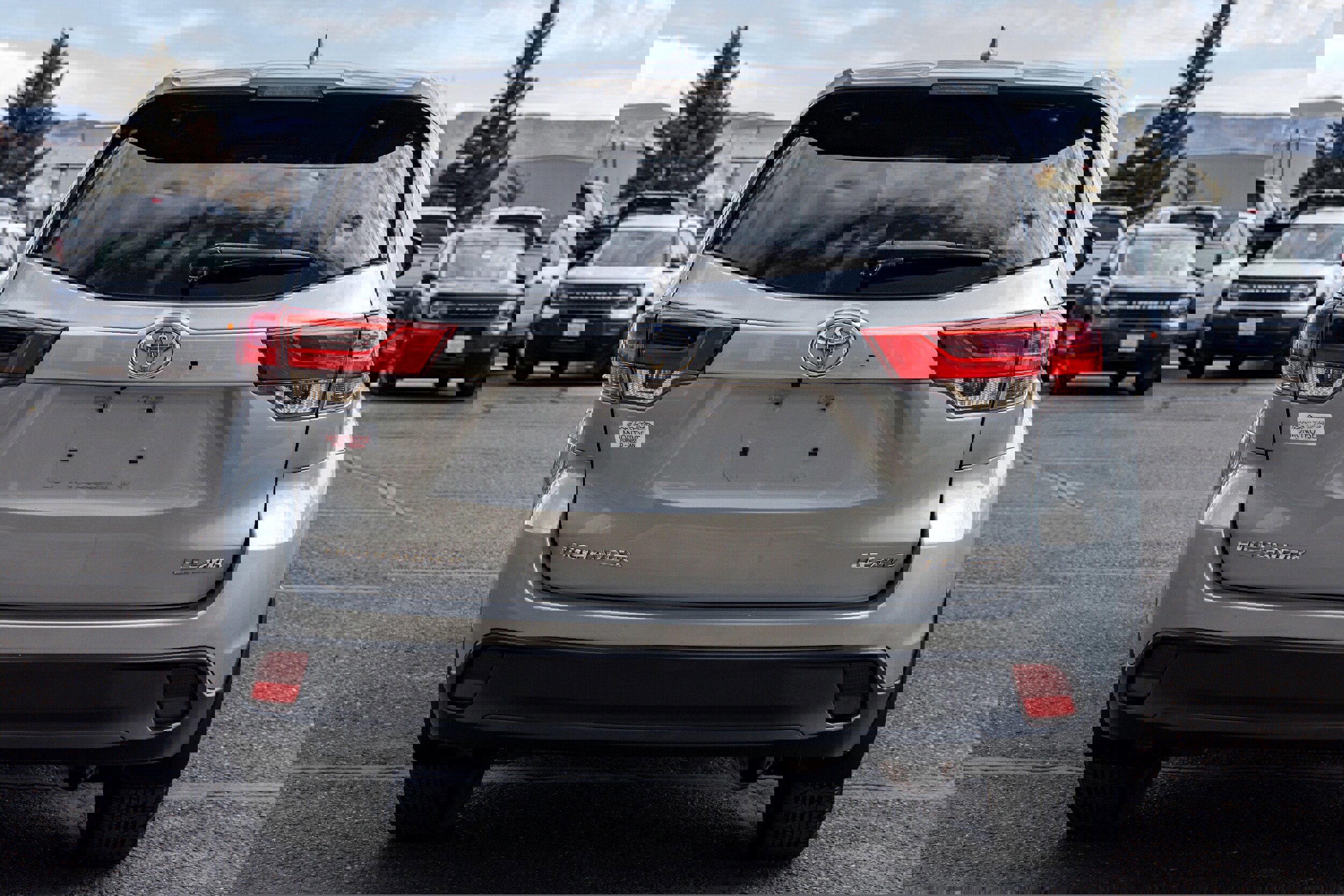 Used 2017 Toyota Highlander Plus w/ Carpet Mat Package image 5