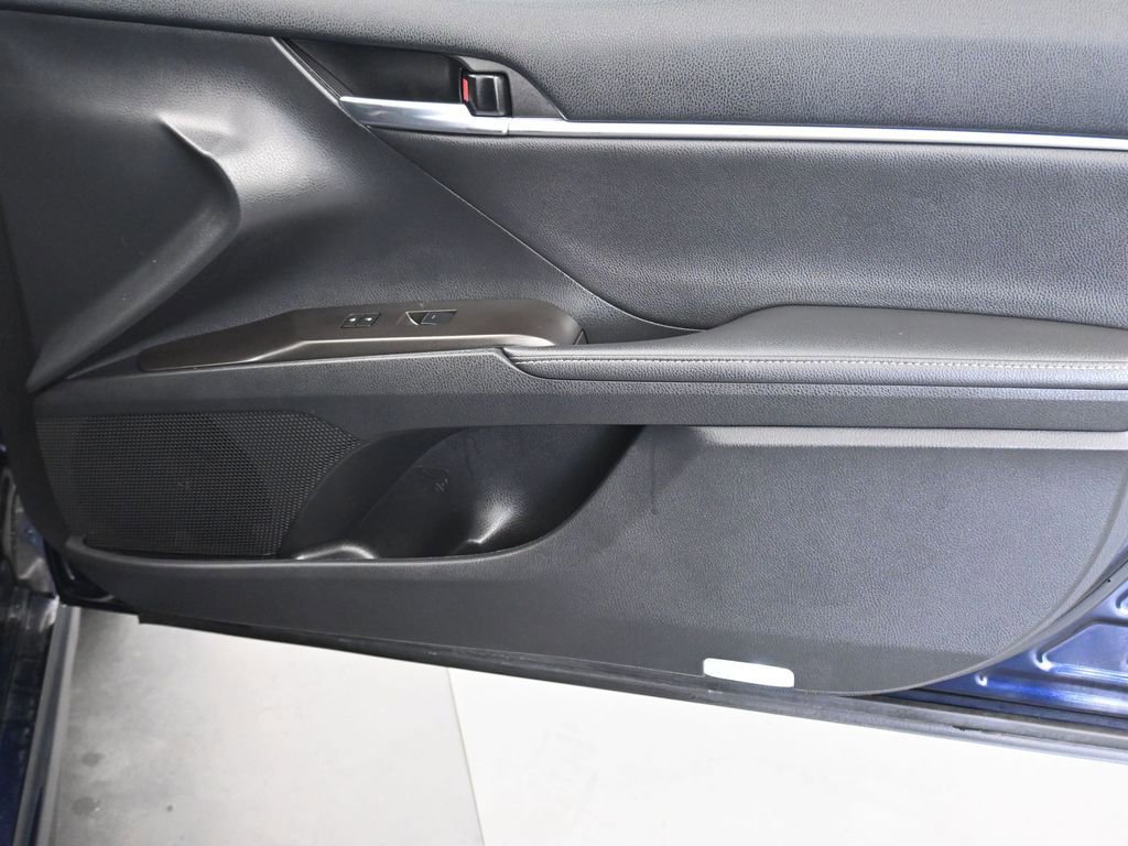 Used 2021 Toyota Camry XSE image 37