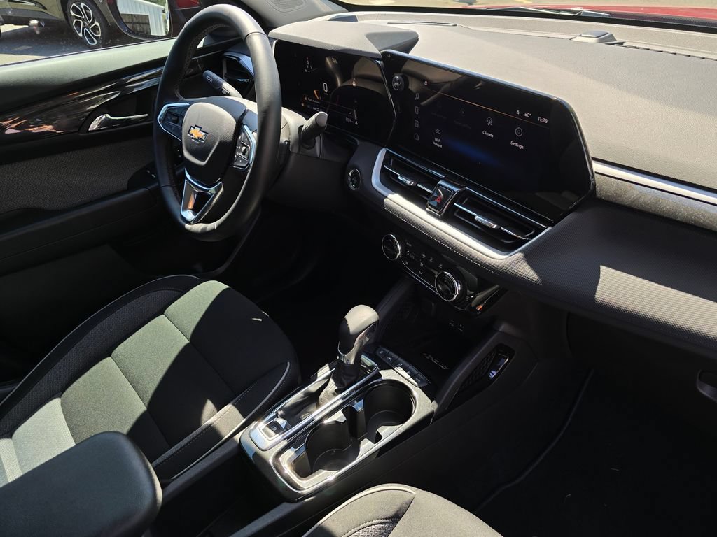 Used 2026 Chevrolet TrailBlazer LT w/ Convenience Package AWD/4WD image 12