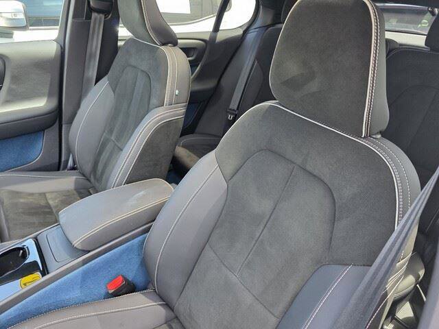 Used 2022 Volvo C40 P8 Recharge Ultimate image 12